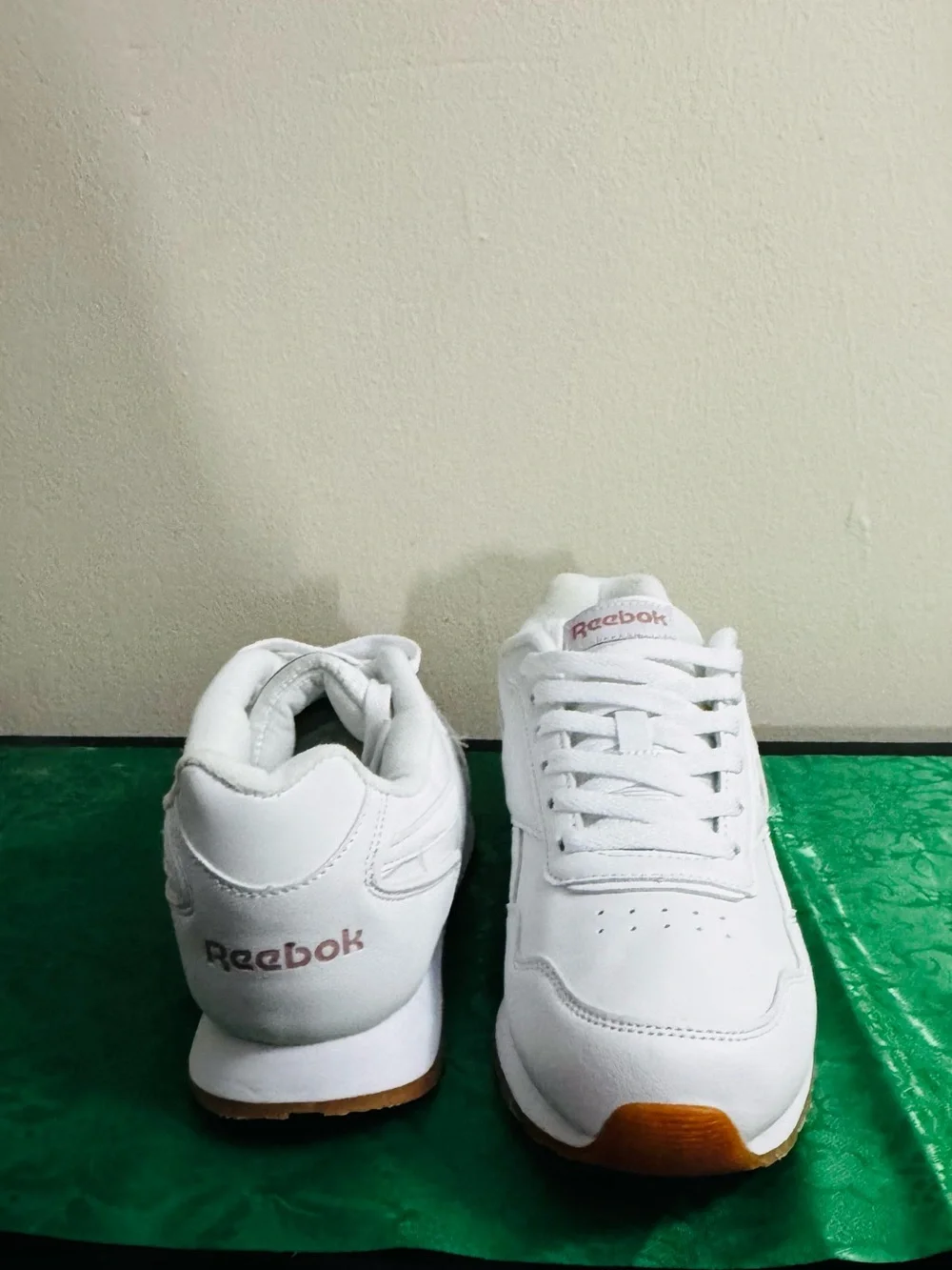 Reebok White Kids Low-Top Sneakers with Pink Logo